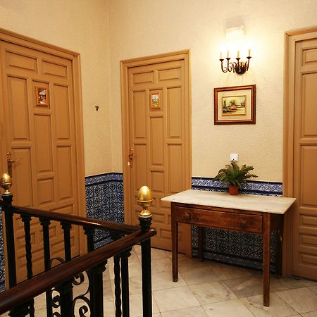 Hostal Van Gogh Sevilla Exteriör bild