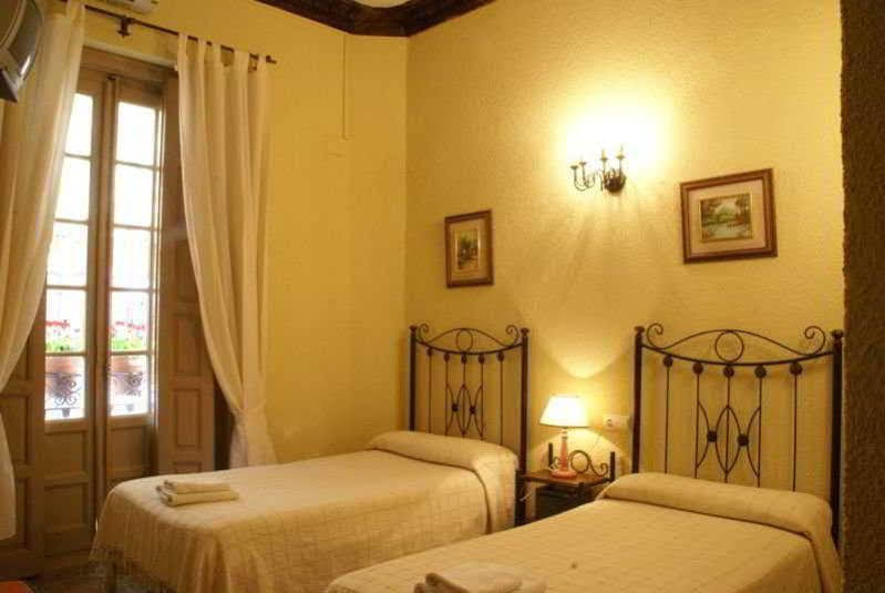 Hostal Van Gogh Sevilla Exteriör bild