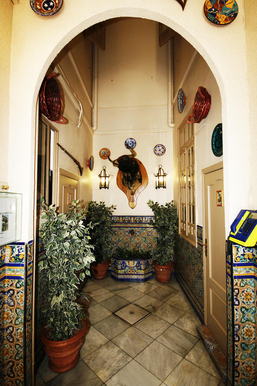 Hostal Van Gogh Sevilla Exteriör bild