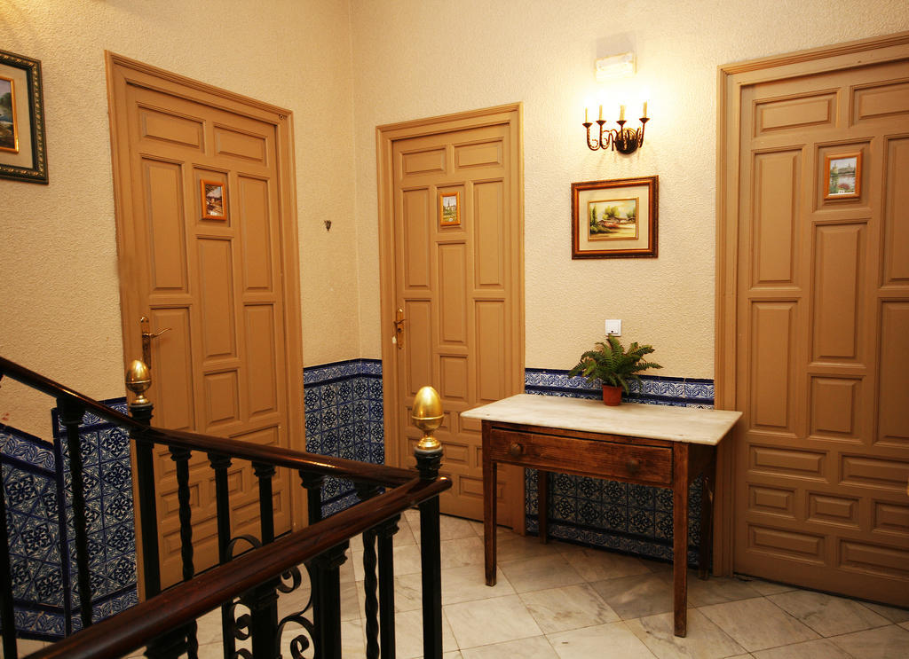Hostal Van Gogh Sevilla Exteriör bild