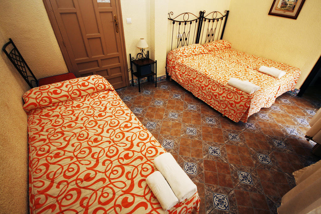 Hostal Van Gogh Sevilla Exteriör bild