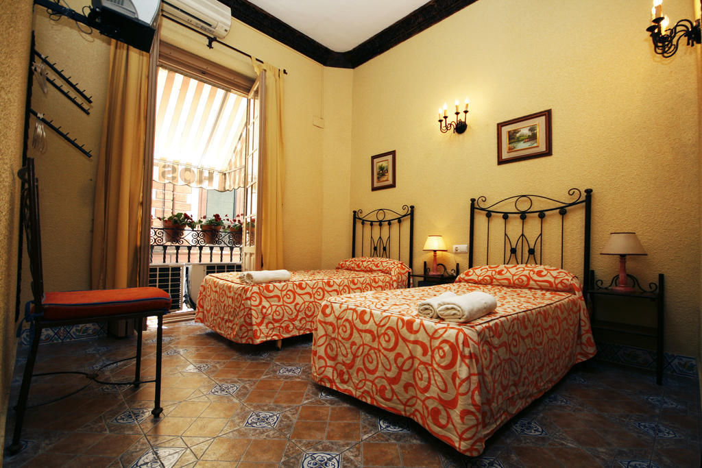 Hostal Van Gogh Sevilla Exteriör bild