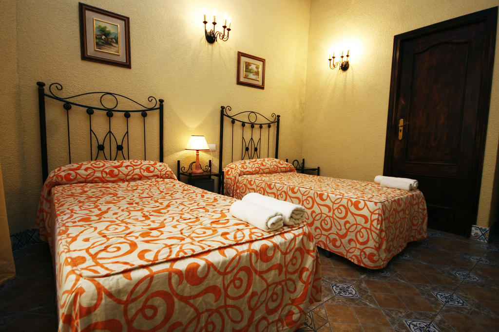 Hostal Van Gogh Sevilla Exteriör bild